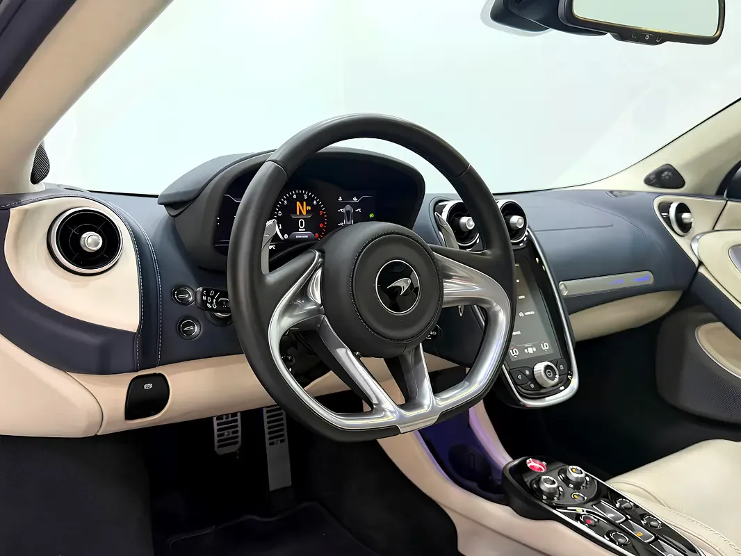 McLaren GT 4.0 AMT RWD (620 حصان) - 9