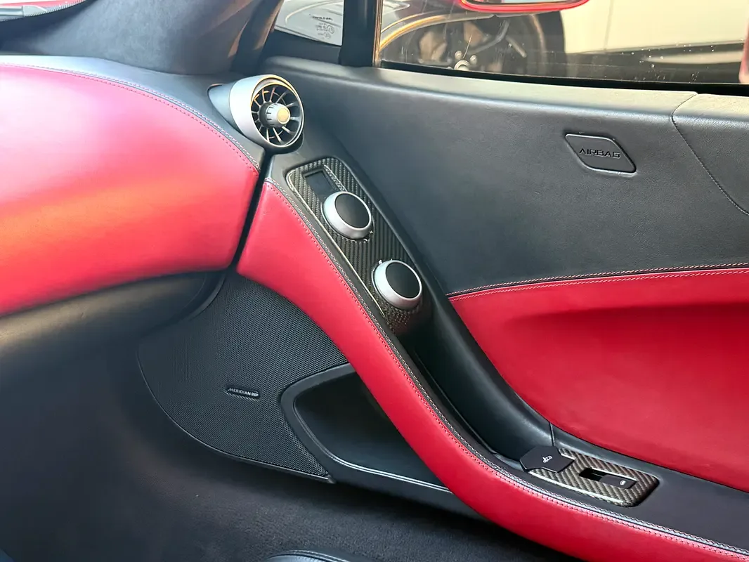 McLaren MP4-12C 3.8 AMT (625 حصان) - 15