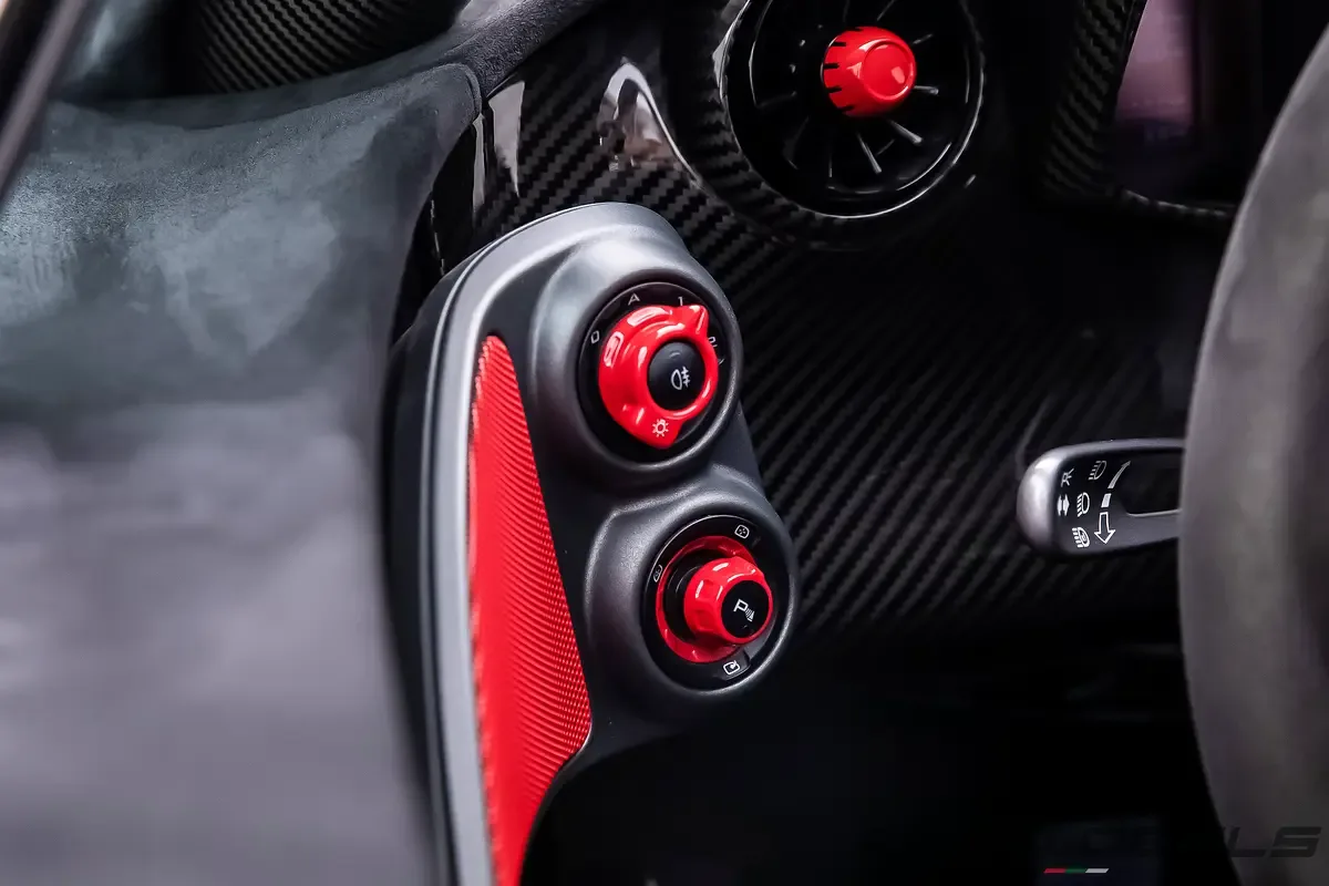 McLaren P1 Automatic transmission (916 hp) - 16