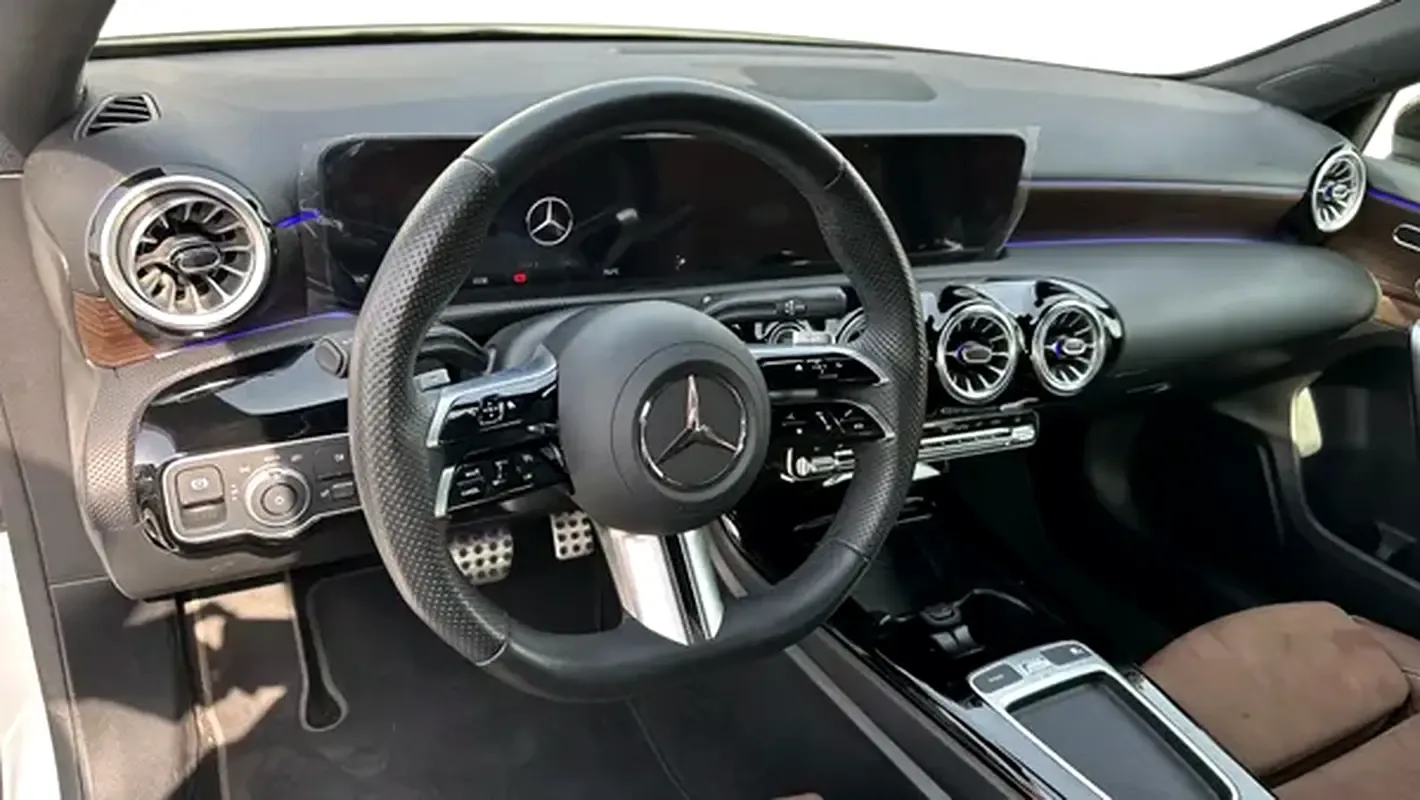 Mercedes-Benz A-Class 1.3 AMT (163 hp) - 10