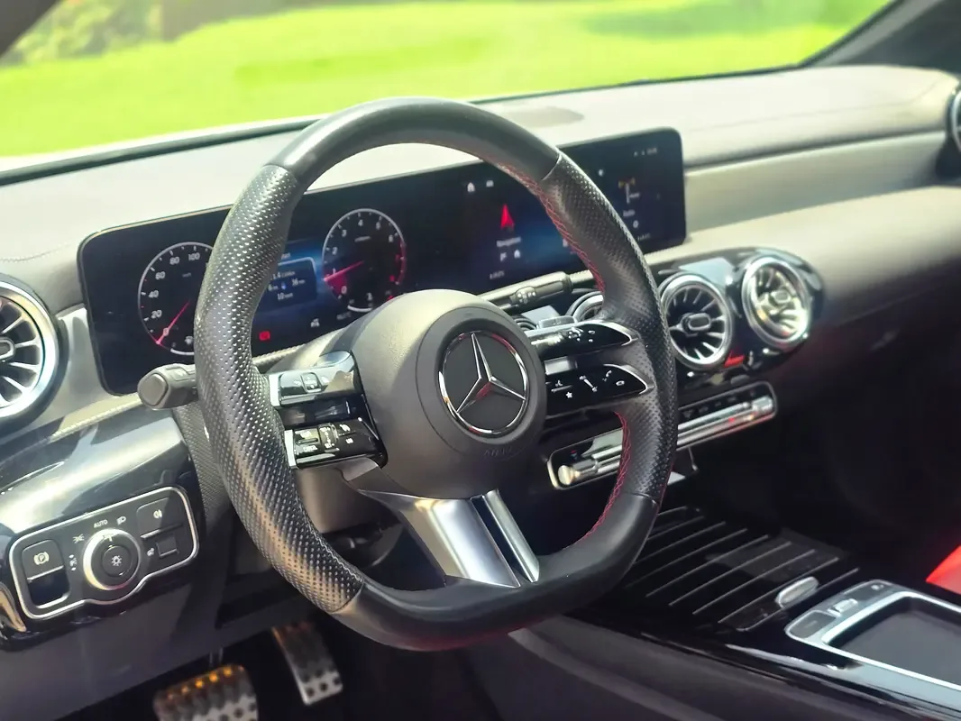 Mercedes-Benz A-Class 1.3 AMT (163 hp) - 9
