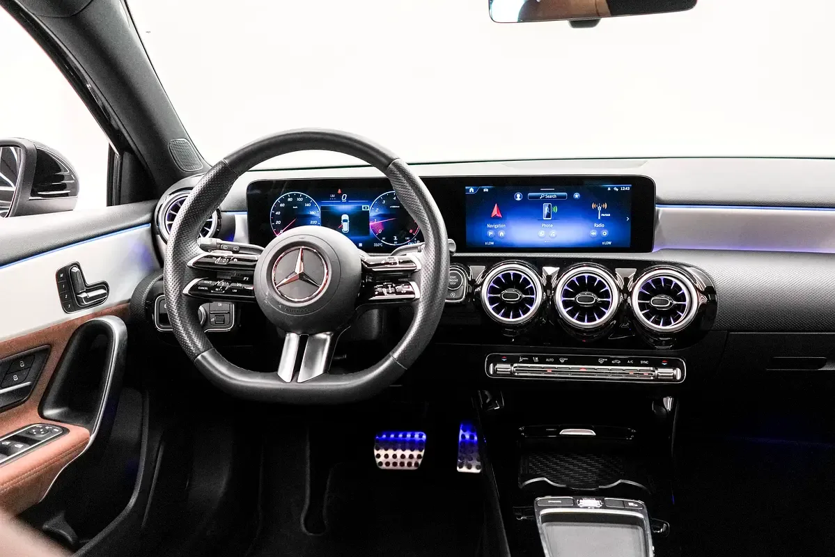 Mercedes-Benz A-Class 1.3 AMT (163 hp) - 8