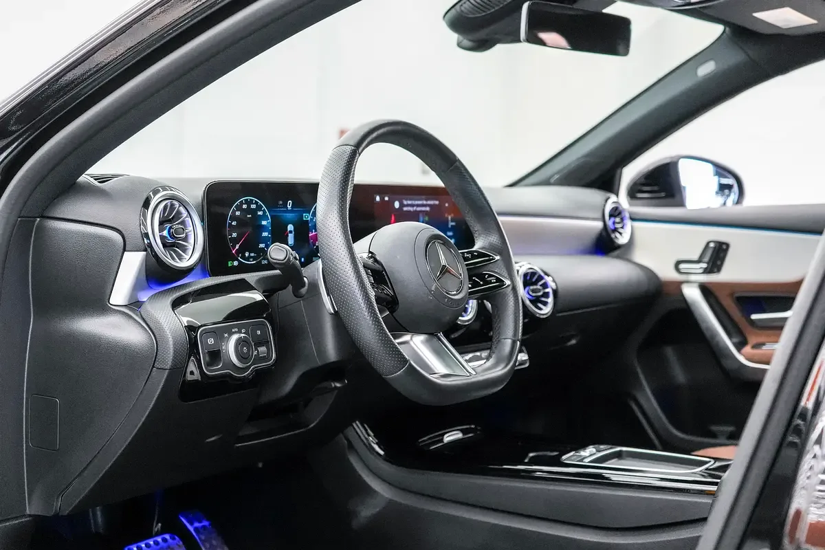 Mercedes-Benz A-Class 1.3 AMT (163 hp) - 9