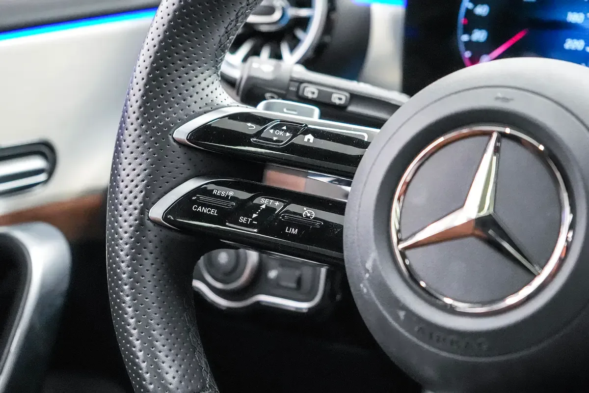 Mercedes-Benz A-Class 1.3 AMT (163 hp) - 11