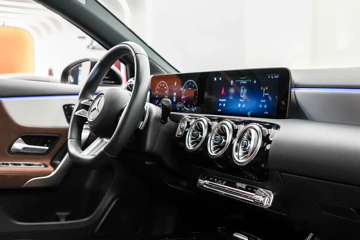 Mercedes-Benz A-Class 1.3 AMT (163 hp) - 10
