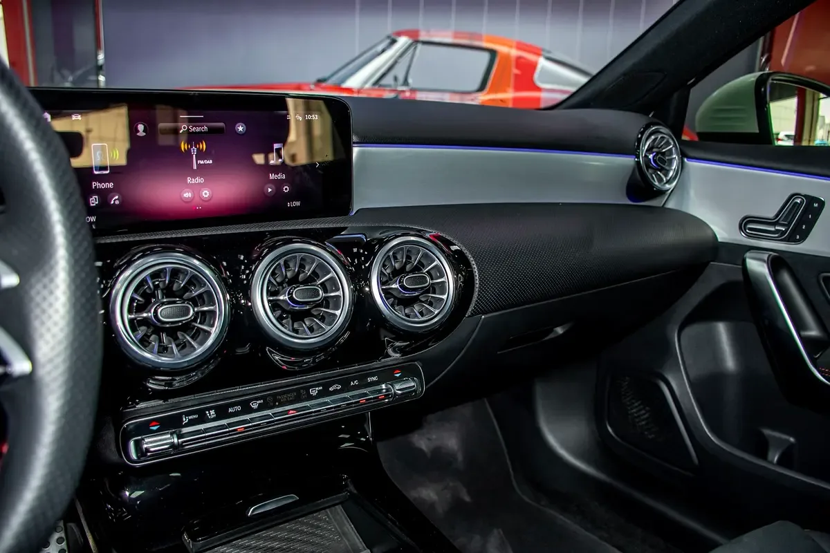 Mercedes-Benz A-Class 1.3 AMT (163 hp) - 9