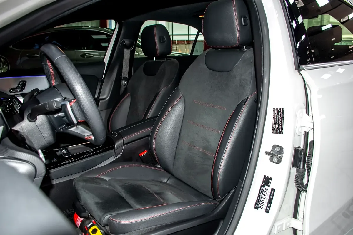 Mercedes-Benz A-Class 1.3 AMT (163 hp) - 12