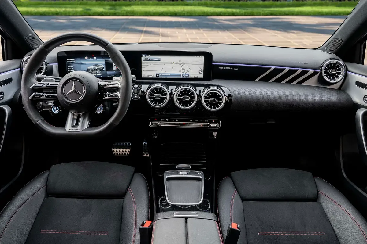 Mercedes-Benz A-Class 2.0 AMT (190 hp) - 8