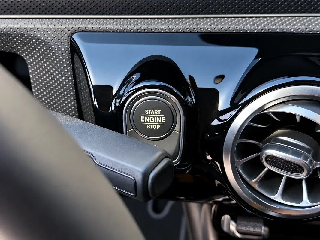Mercedes-Benz A-Class 2.0 AMT (190 hp) - 11