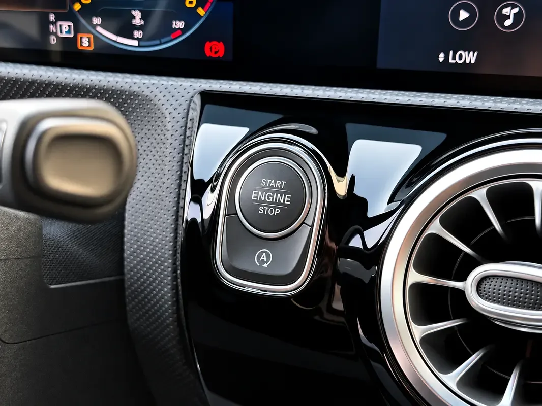 Mercedes-Benz A-Class 2.0 AMT (224 hp) - 15
