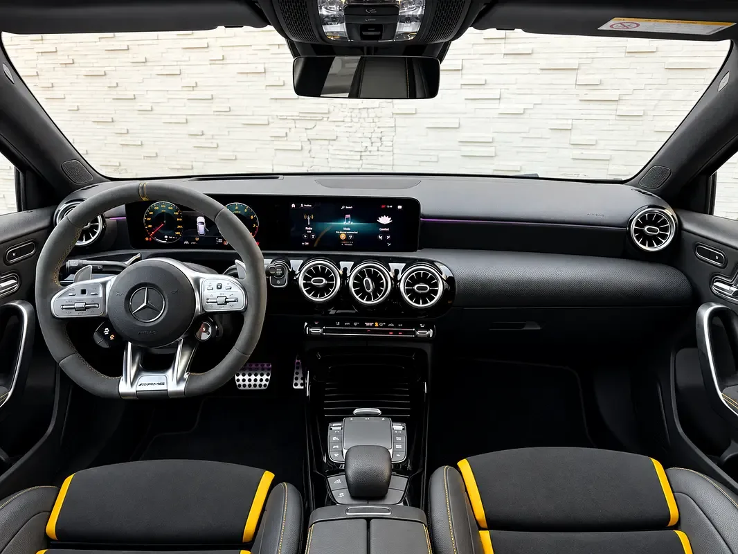 Mercedes-Benz A-Class 2.0 AMT (224 hp) - 17