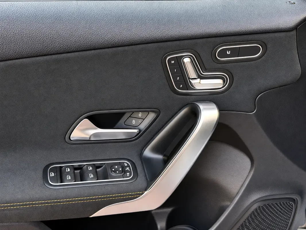 Mercedes-Benz A-Class 2.0 AMT (224 hp) - 16