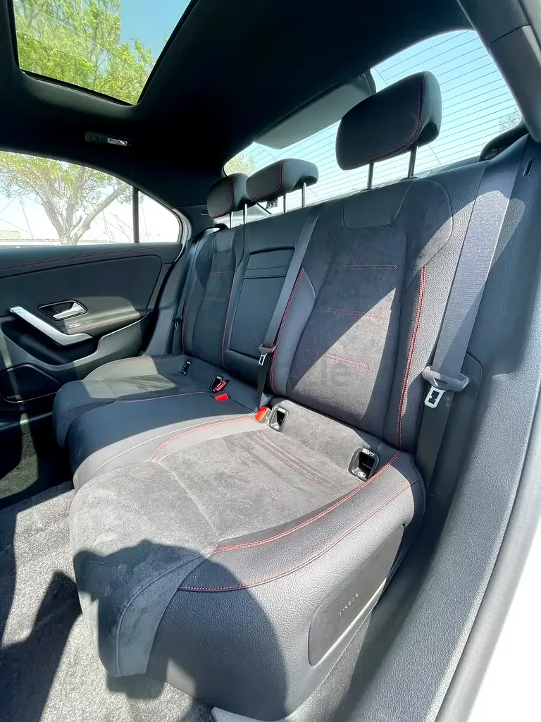 Mercedes-Benz A-Class 2.0 AMT 4WD (190 حصان) - 12