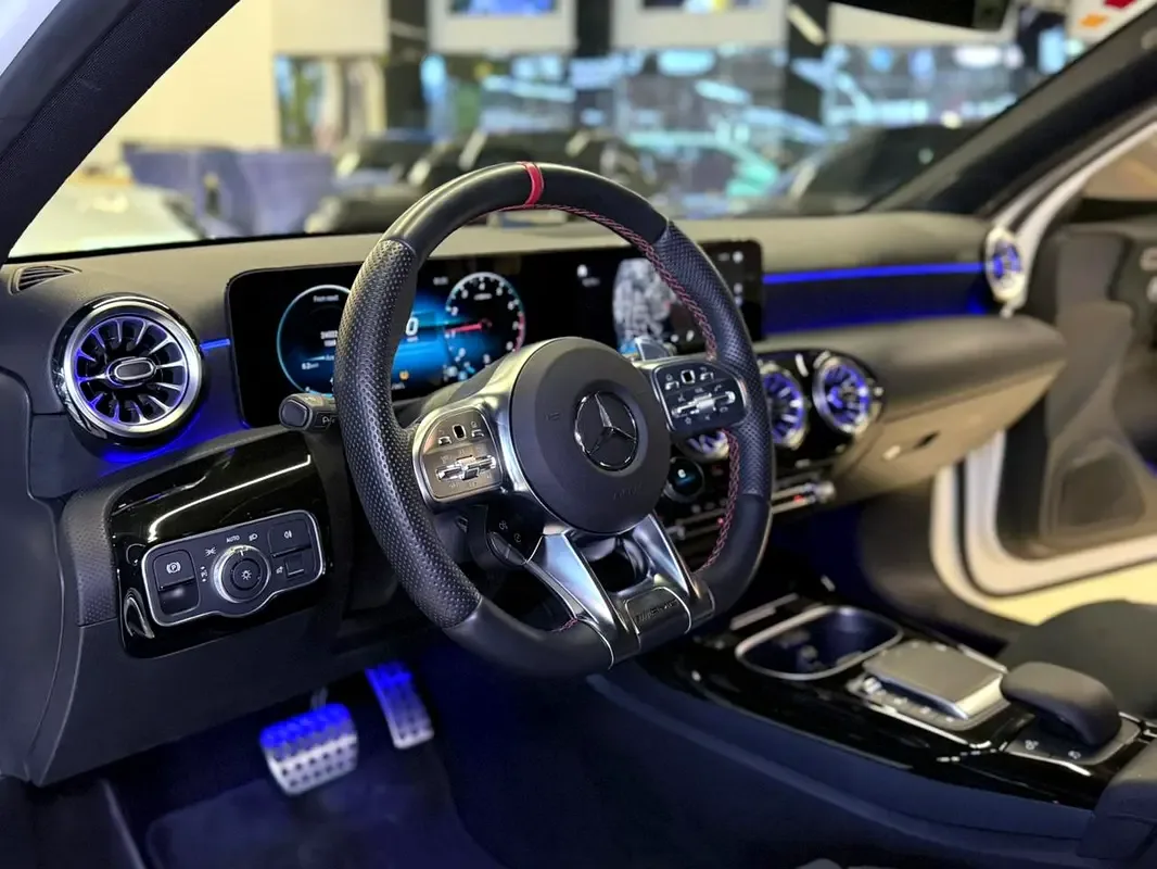 Mercedes-Benz A-Class 2.0 AMT 4WD (224 حصان) - 11