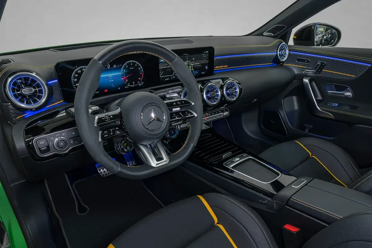 Mercedes-Benz A-Class 2.0 AMT 4WD (224 حصان) - 11