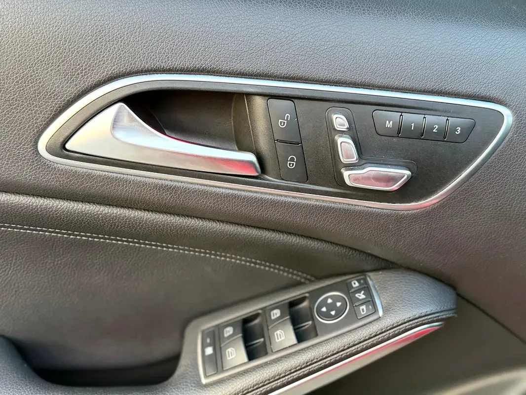 Mercedes-Benz A-Class 45 AMG 7G-DCT 4MATIC (381 حصان) - 19