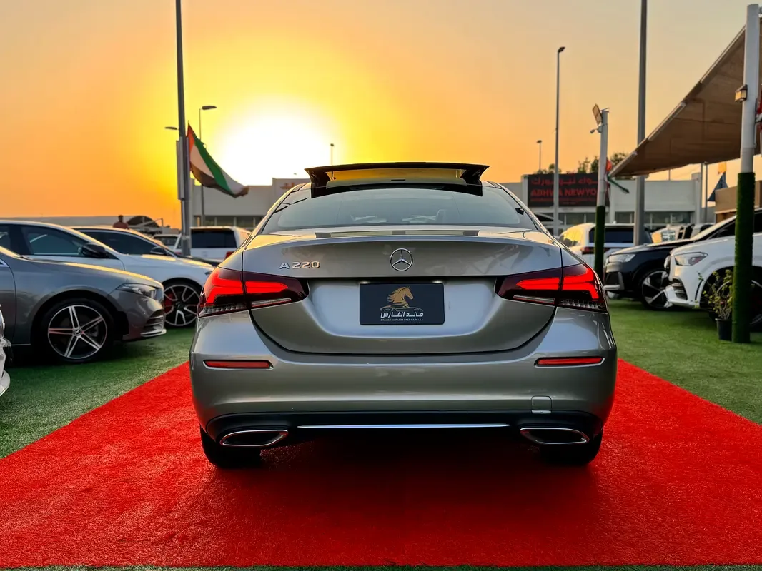 Mercedes-Benz A-Class A 220 7G-DCT 4MATIC (190 حصان) - 6