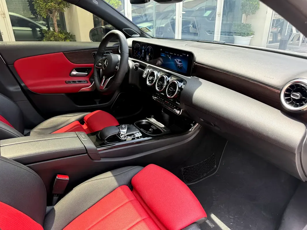 Mercedes-Benz A-Class A 220 7G-DCT 4MATIC (190 hp) - 14
