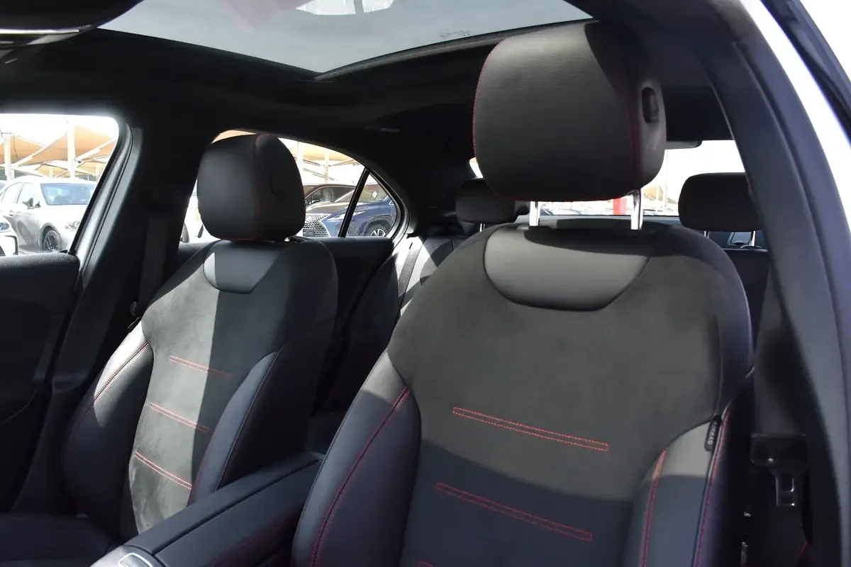 Mercedes-Benz A-Class A 220 7G-DCT 4MATIC (190 حصان) - 10