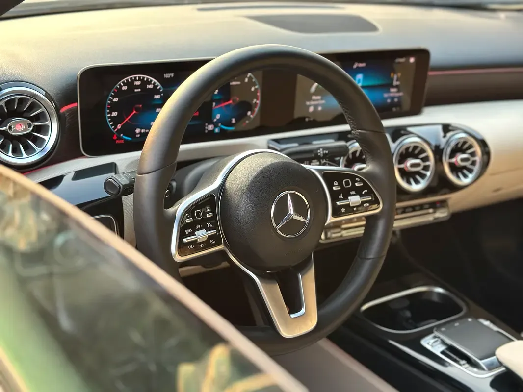 Mercedes-Benz A-Class A 220 7G-DCT 4MATIC (190 hp) - 10