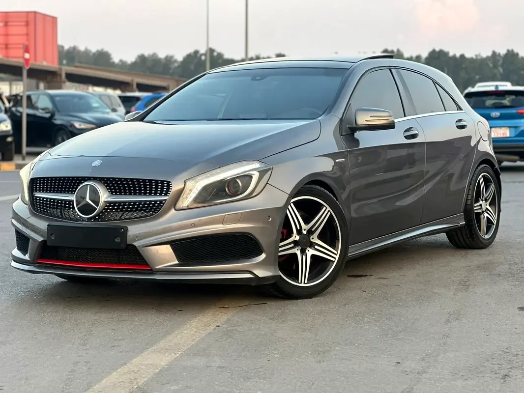 Mercedes-Benz A-Class A 250 7G-DCT (211 hp)