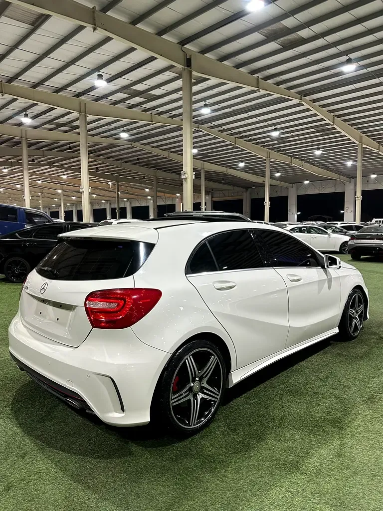 Mercedes-Benz A-Class A 250 7G-DCT (211 hp) - 4