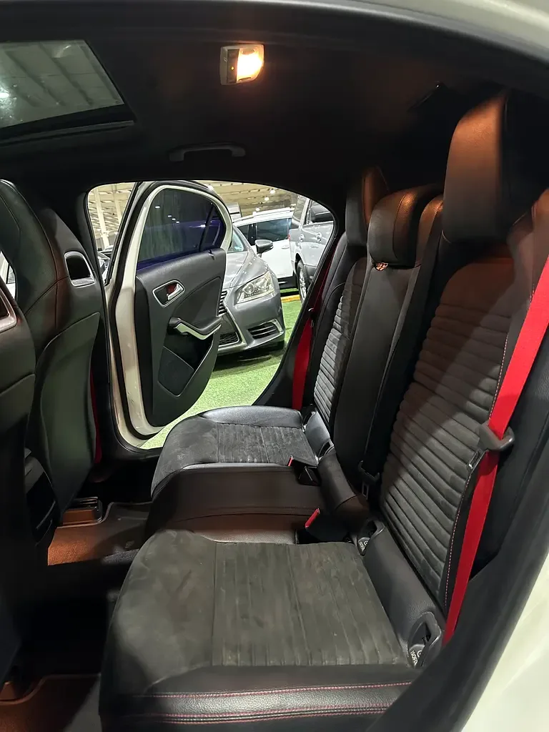 Mercedes-Benz A-Class A 250 7G-DCT (211 hp) - 9