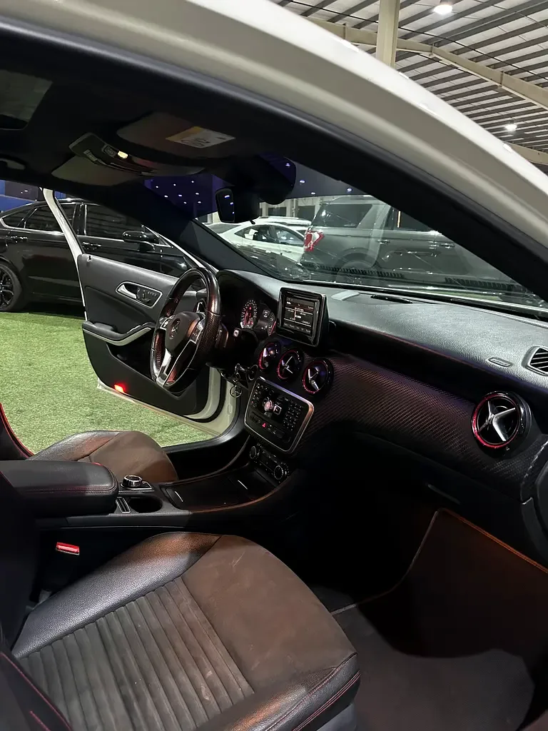 Mercedes-Benz A-Class A 250 7G-DCT (211 hp) - 15