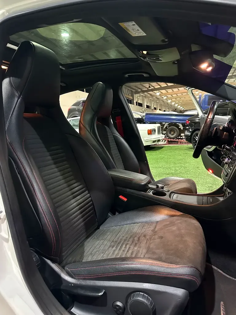 Mercedes-Benz A-Class A 250 7G-DCT (211 hp) - 14