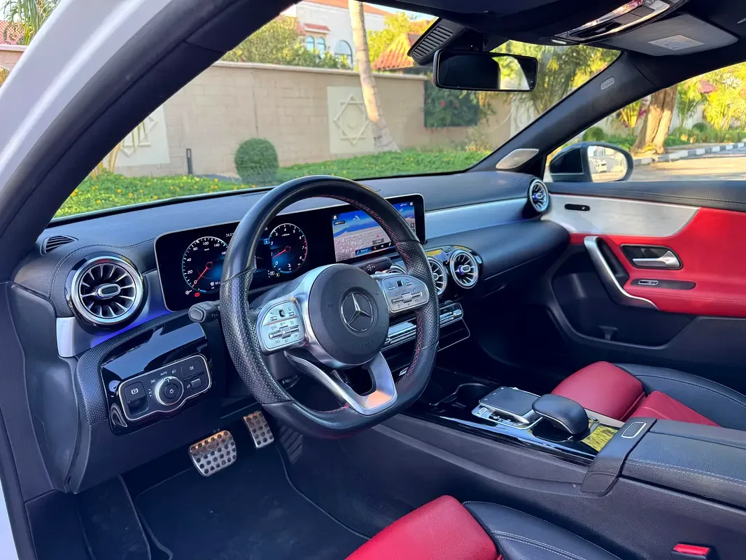 Mercedes-Benz A-Class A 250 7G-DCT (224 hp)