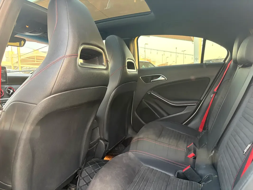 Mercedes-Benz A-Class A 250 7G-DCT (224 hp) - 13