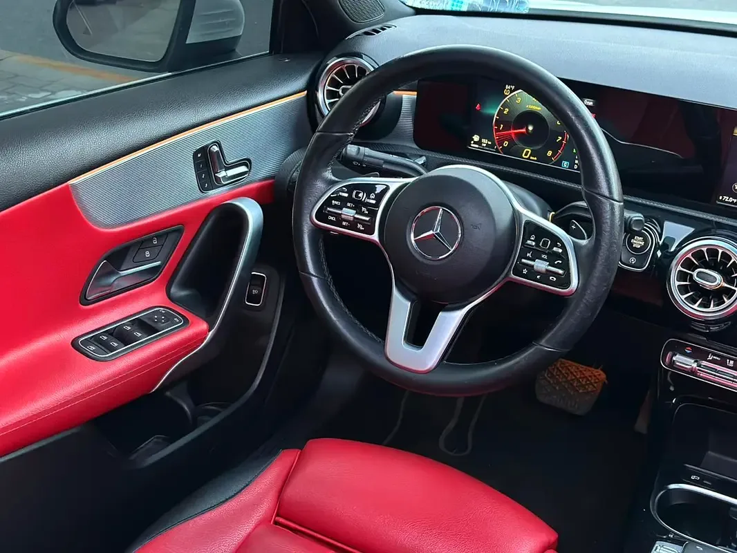 Mercedes-Benz A-Class A 250 7G-DCT (224 hp) - 12