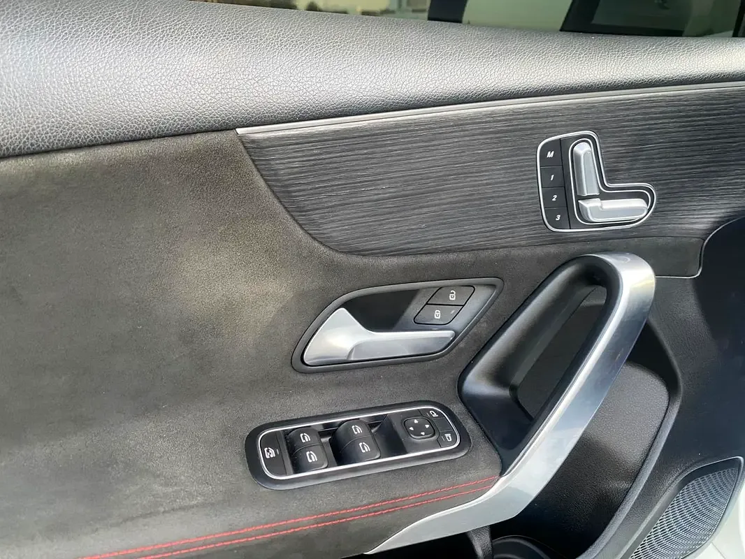 Mercedes-Benz A-Class A 250 7G-DCT (224 hp) - 11