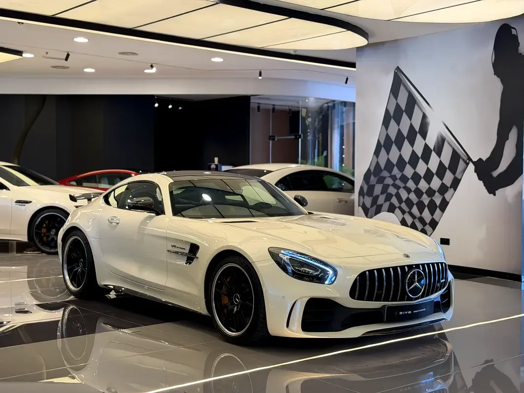 Mercedes-Benz AMG GT 4.0 AMT (530 hp) - 4