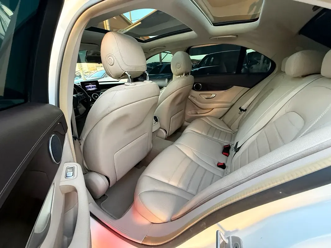 Mercedes-Benz C-Class C 200 7G-Tronic Plus (184 حصان) - 12