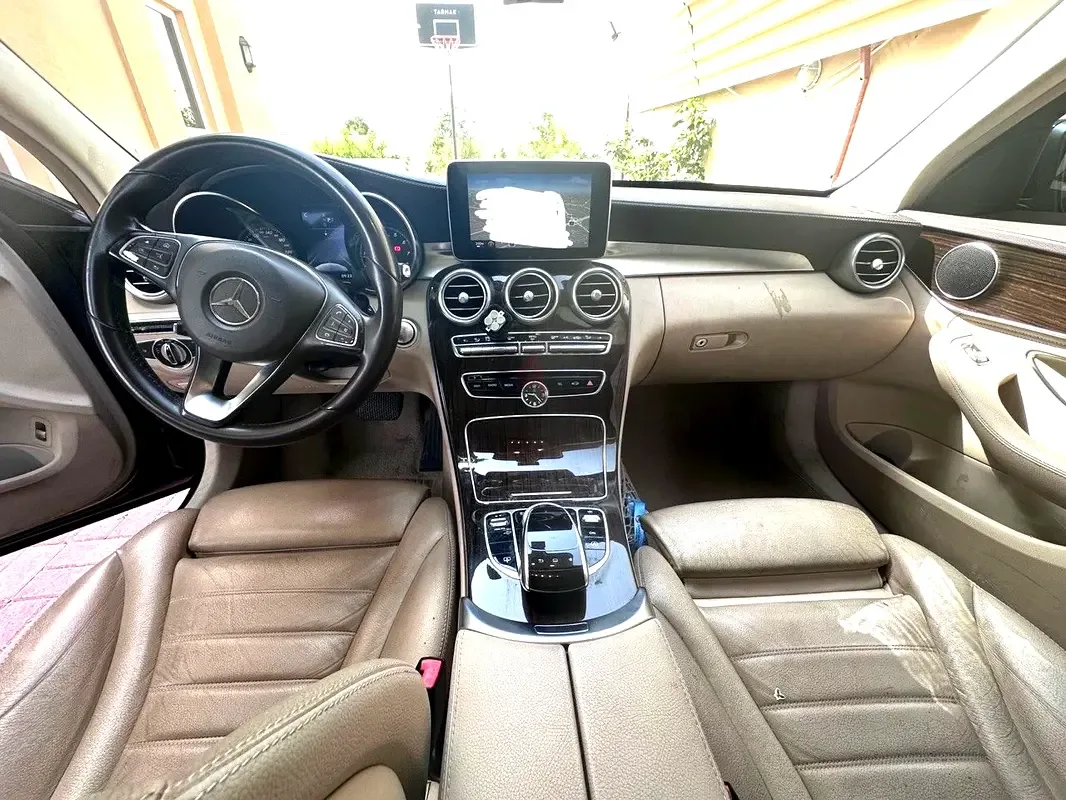 Mercedes-Benz C-Class C 200 7G-Tronic Plus (184 حصان) - 7