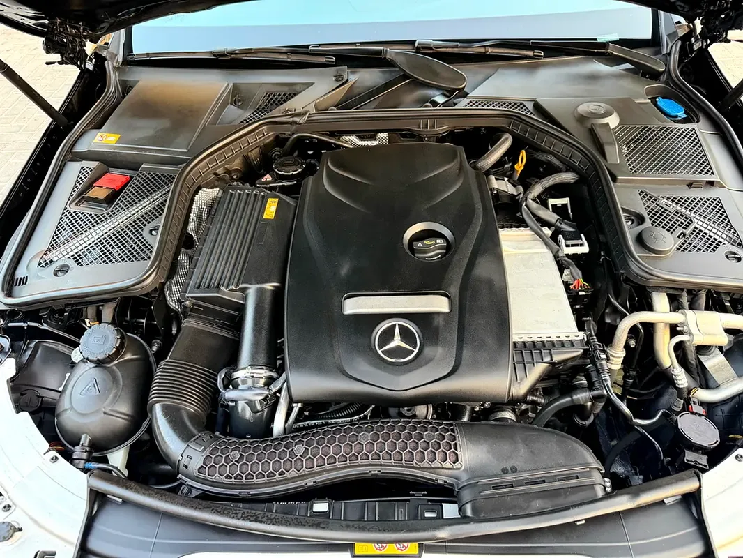 Mercedes-Benz C-Class C 200 7G-Tronic Plus (184 حصان) - 12