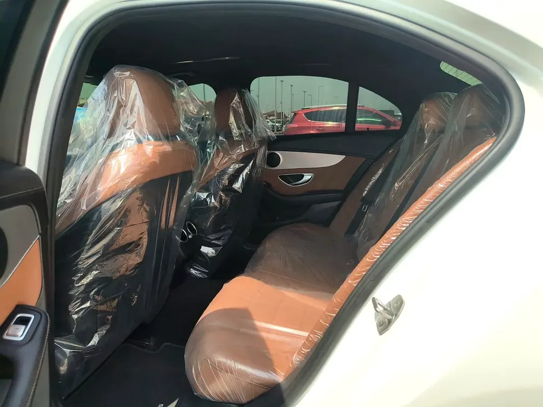 Mercedes-Benz C-Class C 200 9G-TRONIC (184 حصان) - 12