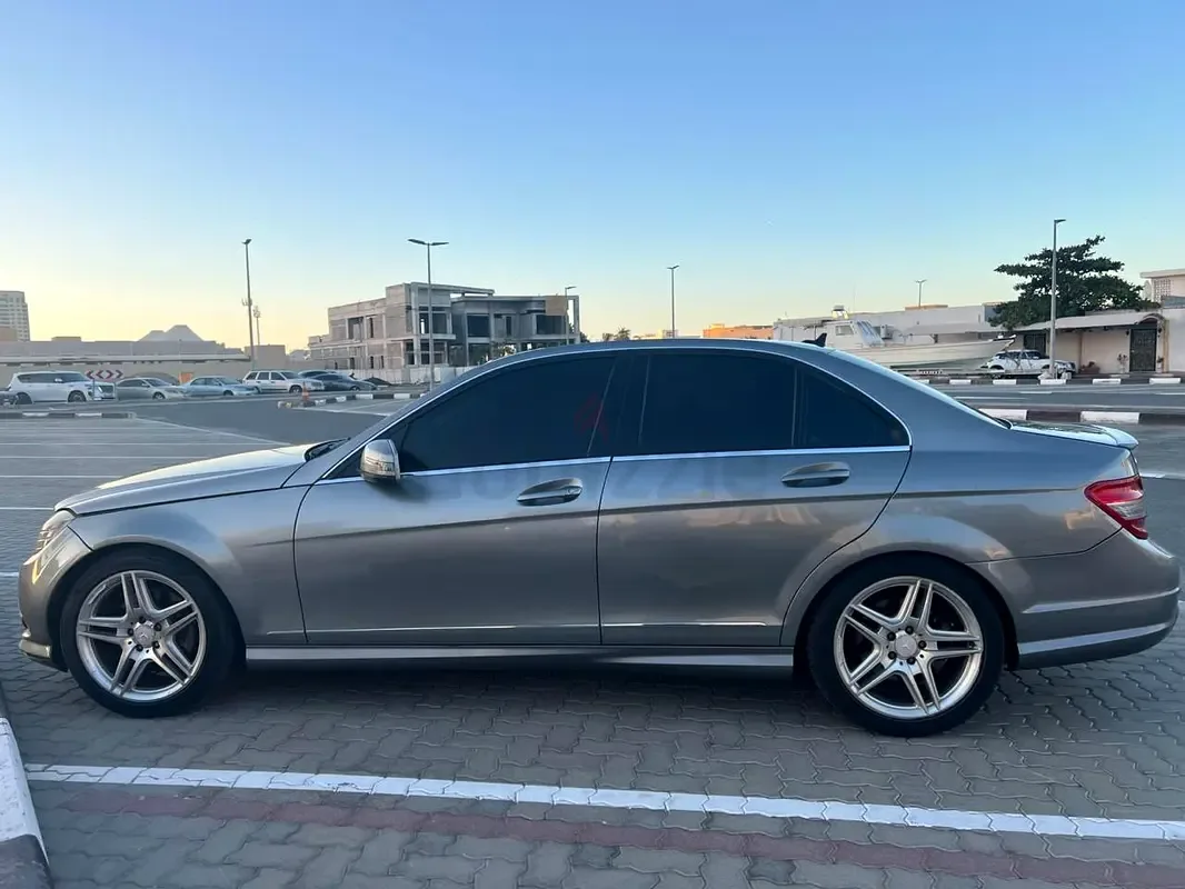 Mercedes-Benz C-Class C 300 7G-Tronic (231 حصان) - 6