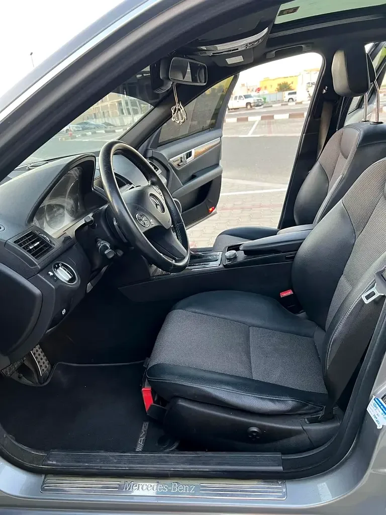 Mercedes-Benz C-Class C 300 7G-Tronic (231 حصان) - 7