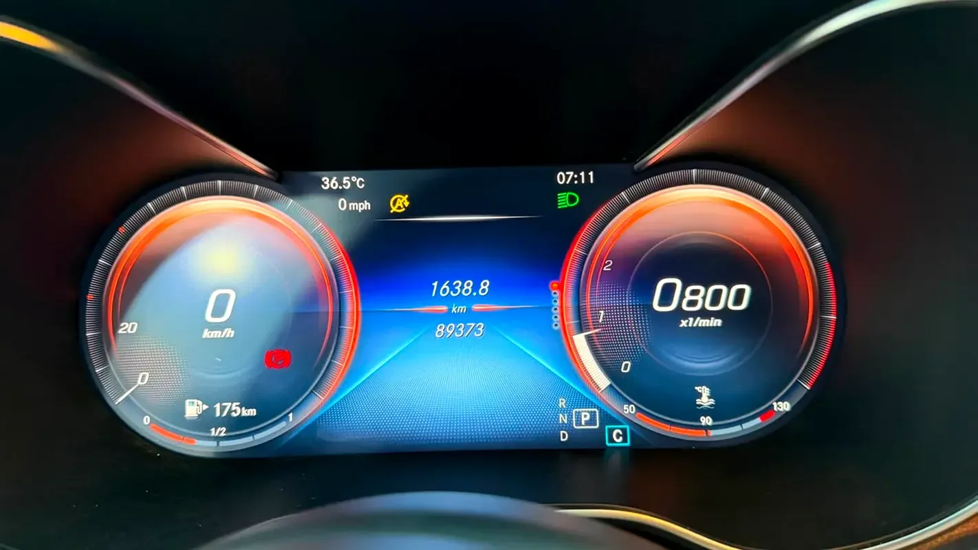 Mercedes-Benz C-Class C 300 9G-TRONIC (249 حصان) - 12