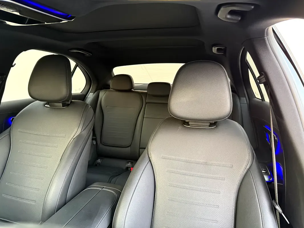 Mercedes-Benz C-Class C 300 9G-TRONIC (249 حصان) - 19