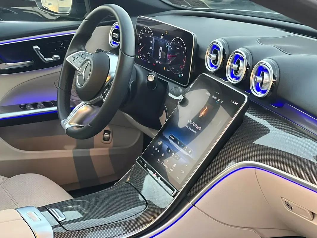 Mercedes-Benz C-Class C 300 9G-TRONIC (249 حصان) - 15