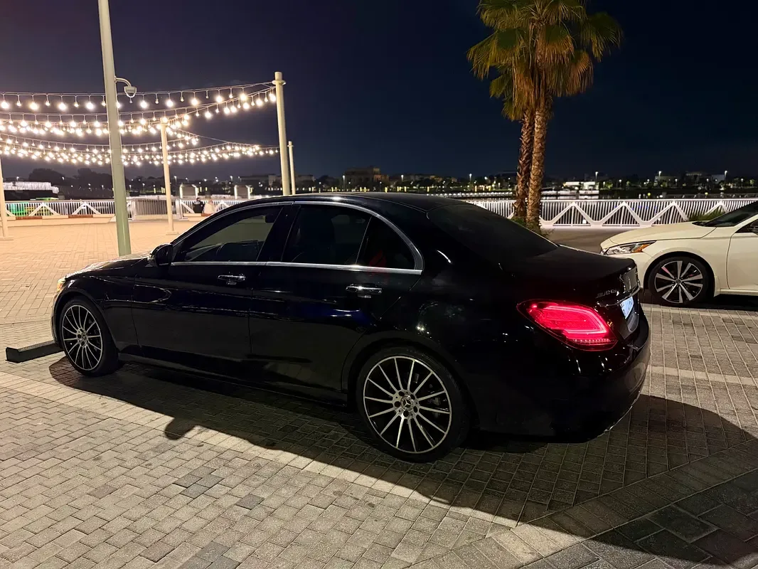 Mercedes-Benz C-Class C 300 9G-TRONIC (249 حصان) - 9