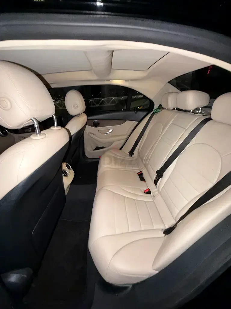 Mercedes-Benz C-Class C 300 9G-TRONIC (249 حصان) - 17