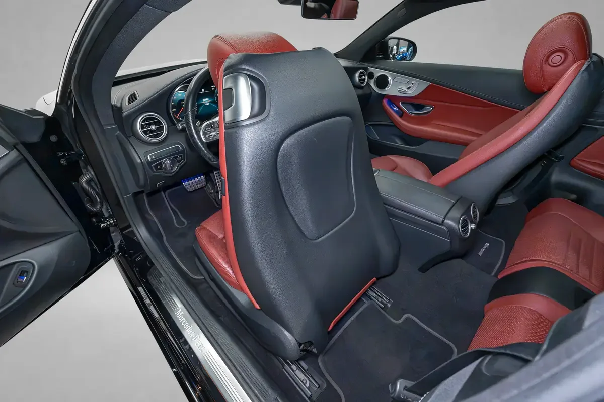 Mercedes-Benz C-Class C 300 9G-TRONIC (258 حصان) - 16