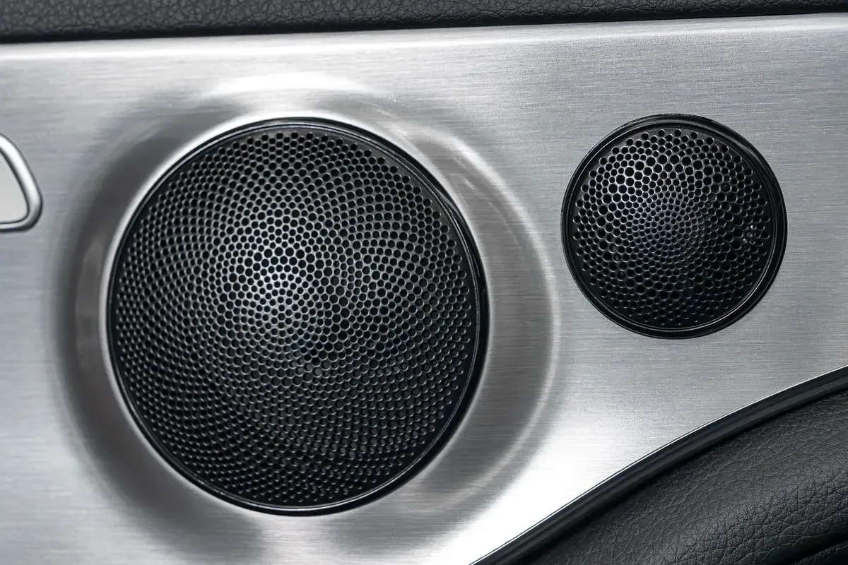 Mercedes-Benz C-Class C 300 9G-TRONIC (258 حصان) - 19