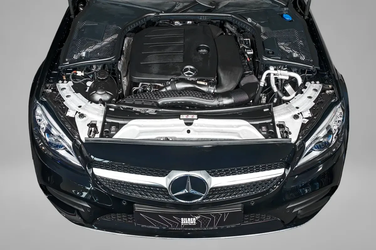 Mercedes-Benz C-Class C 300 9G-TRONIC (258 حصان) - 20