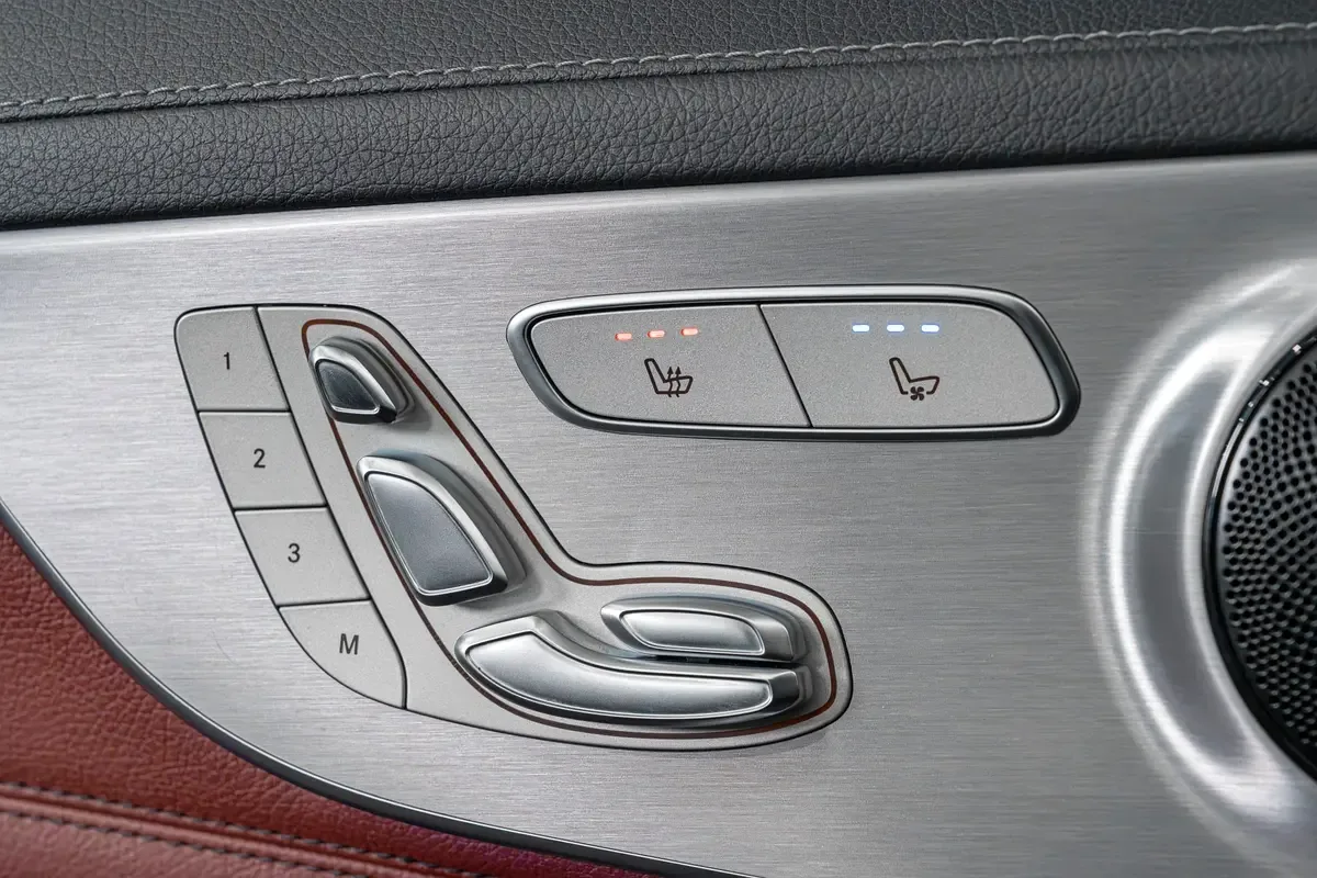 Mercedes-Benz C-Class C 300 9G-TRONIC (258 حصان) - 18