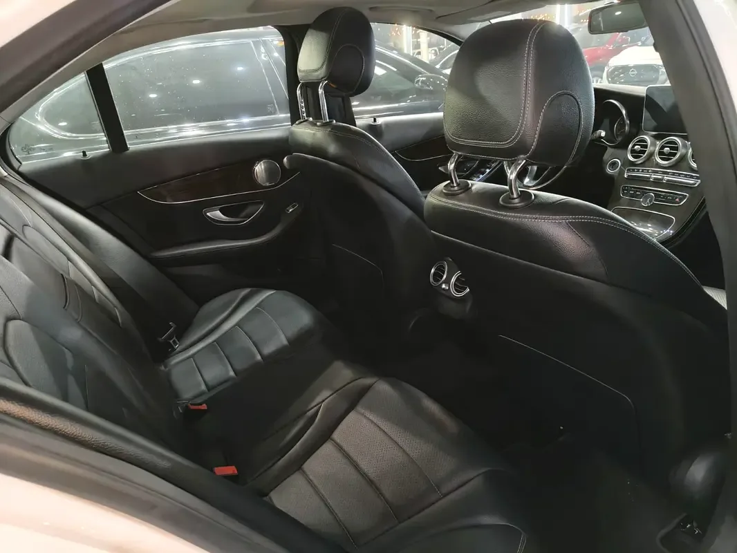 Mercedes-Benz C-Class C 300 BlueTEC Hybrid 7G-Tronic Plus (204 حصان) - 13